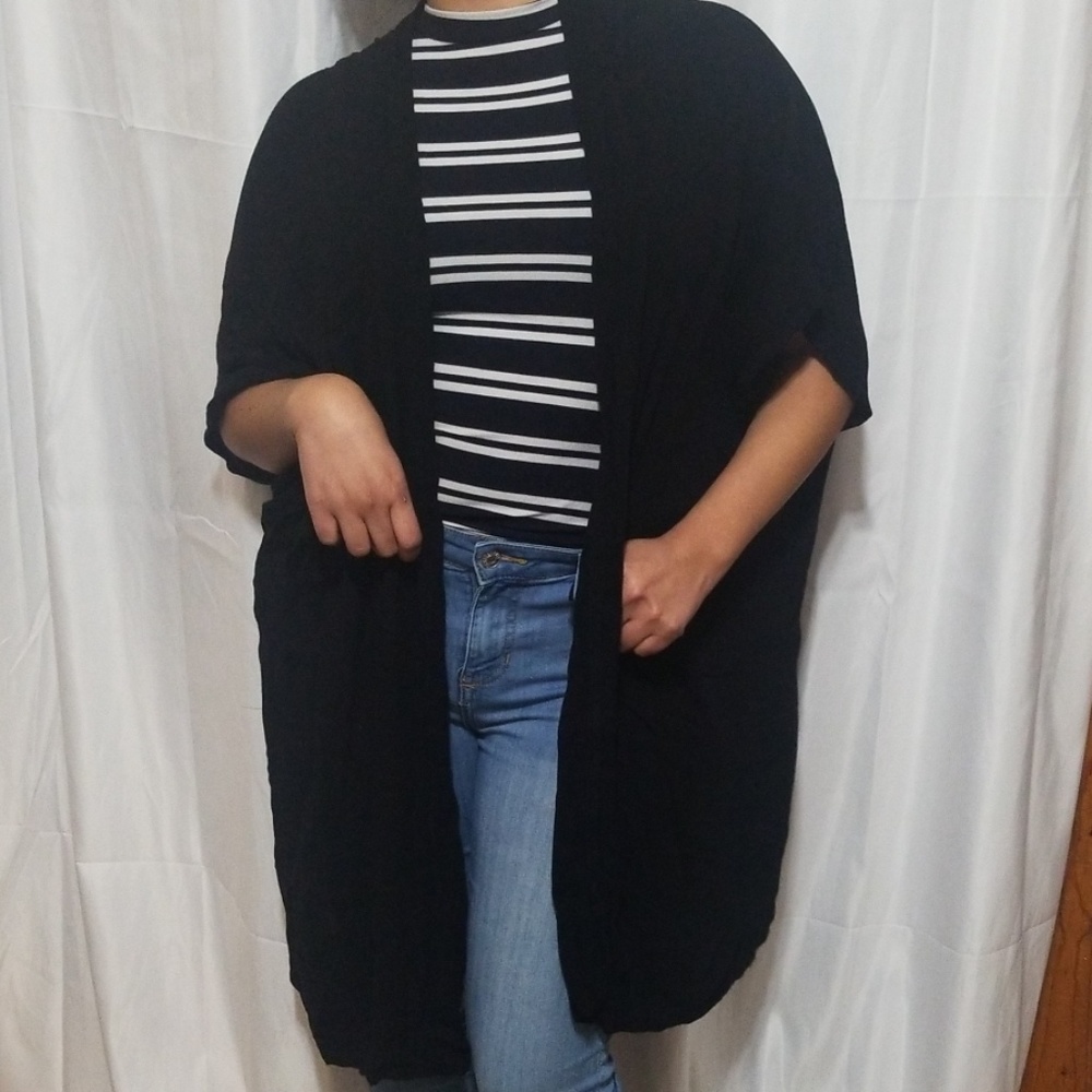 Forever 21 Black Women’s Cardigan Cape Size S